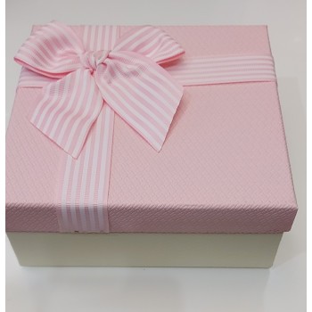 Коробка 720616/27 (19,5*19,5*9,5) Розовый квадрат с полос бантом Б1